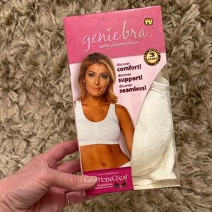 Genie Bra White Seamless Comfort Bra. Size Medium M